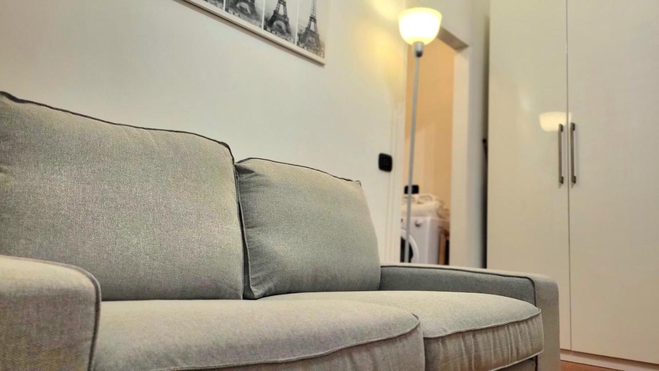 Appartamento Di Fronte All'Ospedale Modena Exterior foto